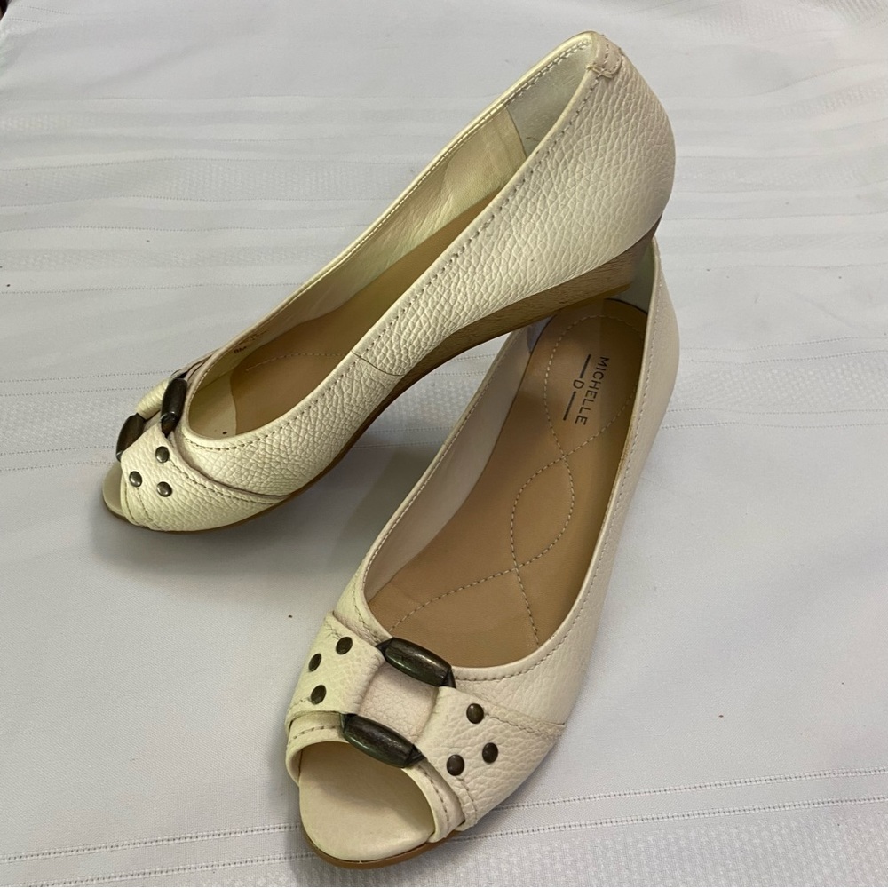 Beige Womens Peeble Grain Leather Peep Toe Wedge Heels - size 8